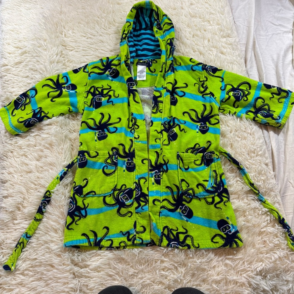 K37. Kids Nautica Green Octopus Print Hooded‎ Robe